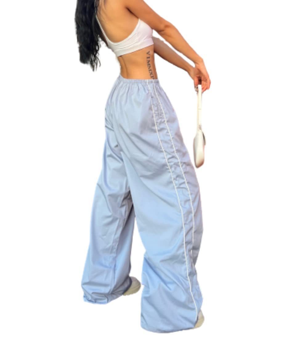Gefaltete Damen Freizeithose weites Bein, Elastikbund, bereit für Alltag, Sport und Reisen.
