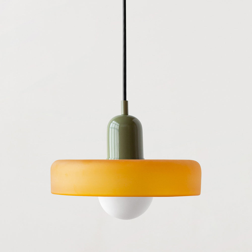 Bauhaus Hängelampe aus farbigem Glas, schicke Beleuchtung für Ihr Wohnzimmer.