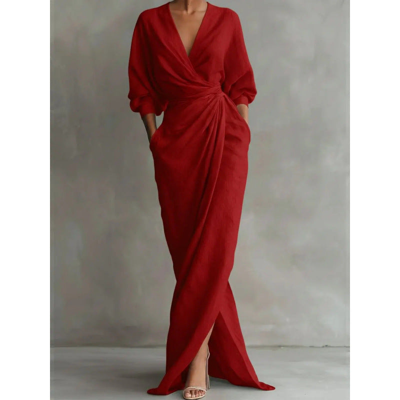 Bequemes Sommer-Maxikleid für Damen, Wickelstil, mit tiefem V-Ausschnitt und seitlichen Taschen. Luftig und chic.