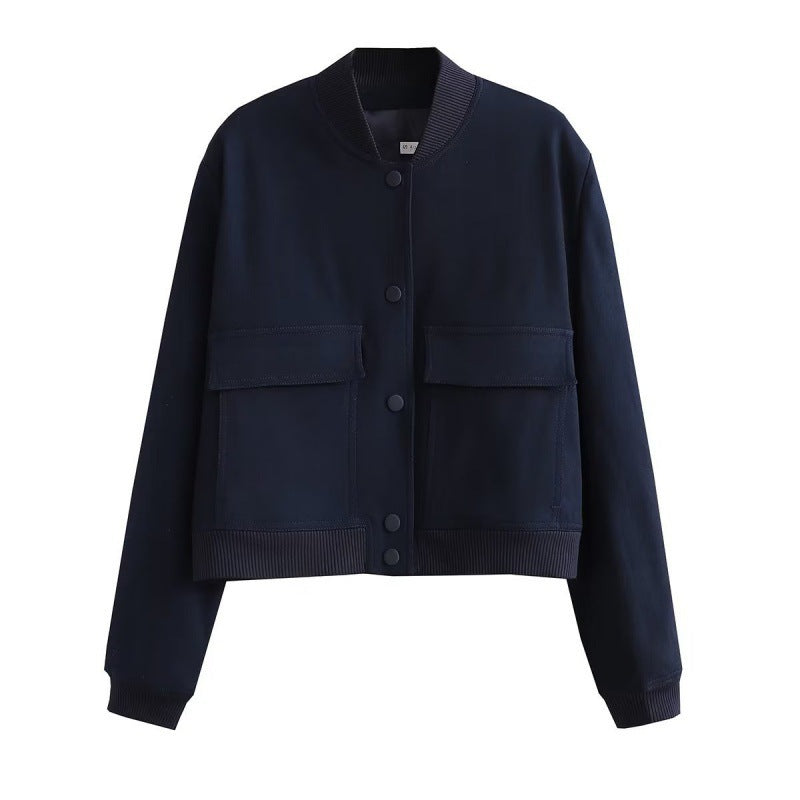Moderne Damen Kurzjacke mit Reißverschluss und praktischen Taschen, sportlicher Stil.