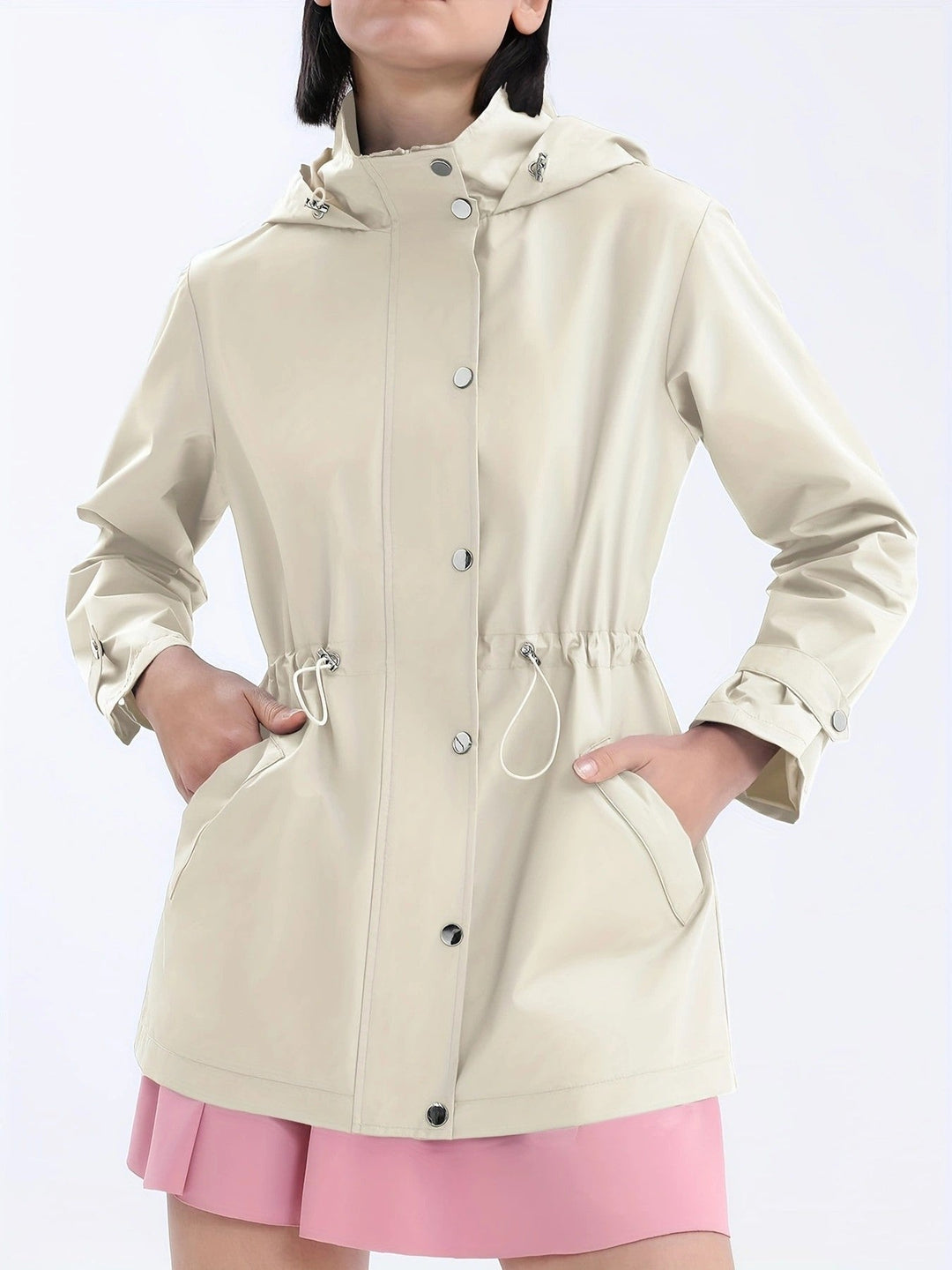 Winddichte, wasserabweisende Damen Freizeitjacke, perfekt für Outdoor-Aktivitäten oder den Spaziergang in der Stadt.