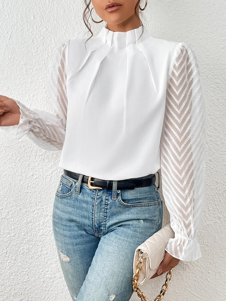 Elegante Damen Chiffonbluse mit Stehkragen, transparenten Ärmeln. Perfekt für Büro und Abend.