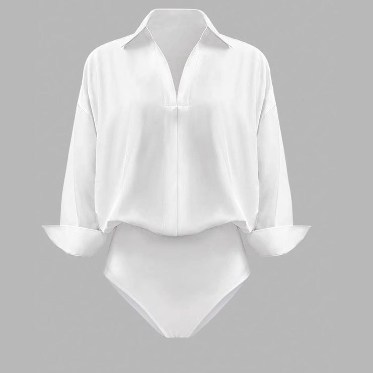 Klassischer Damen Langarm Bodybluse, enganliegend am Körper, Hemdblusenkragen. Ideal für Business-Looks.