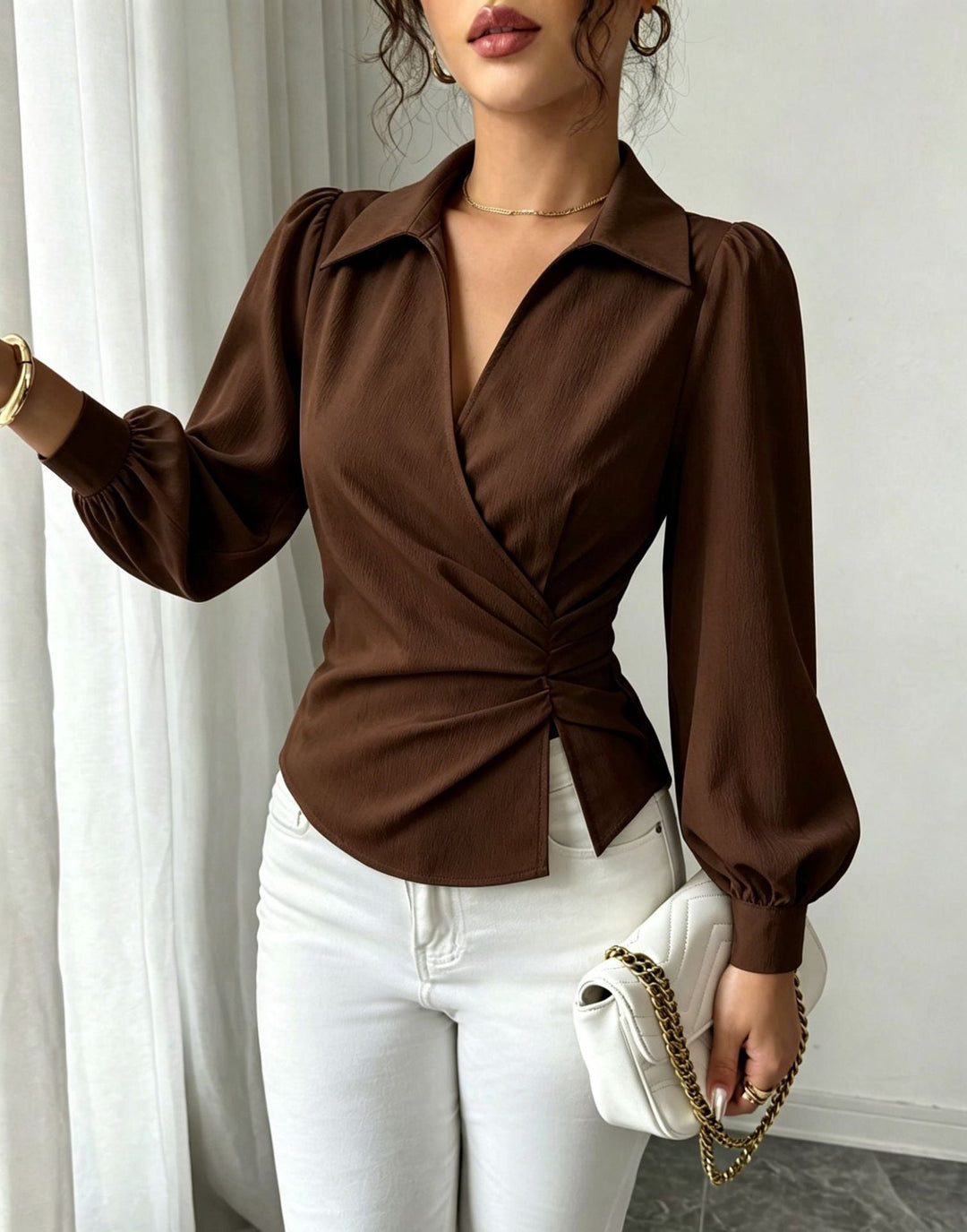 Langarm Wickelbluse für Damen mit stilvollen Ballonärmeln, Taillenraffung und Hemdkragen. Elegant für jeden Anlass.