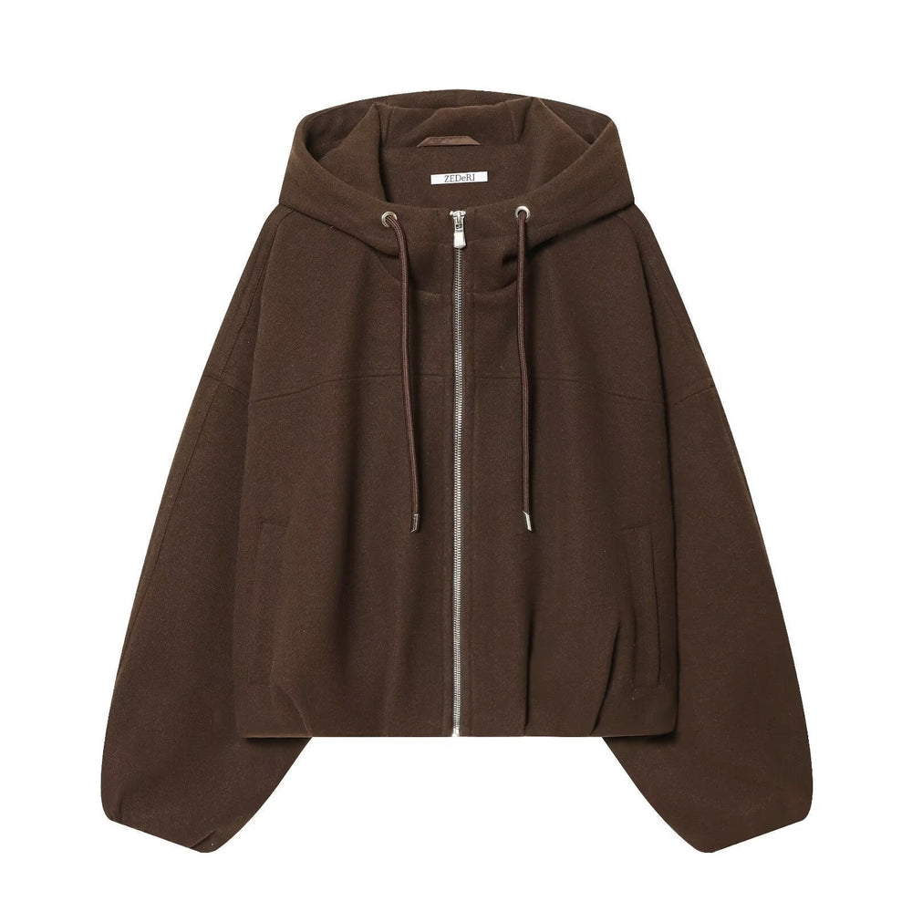 Nahaufnahme: Weiche Damen Kapuzenjacke aus Baumwollmix, ideal als Übergangsjacke für entspannten Freizeitlook.