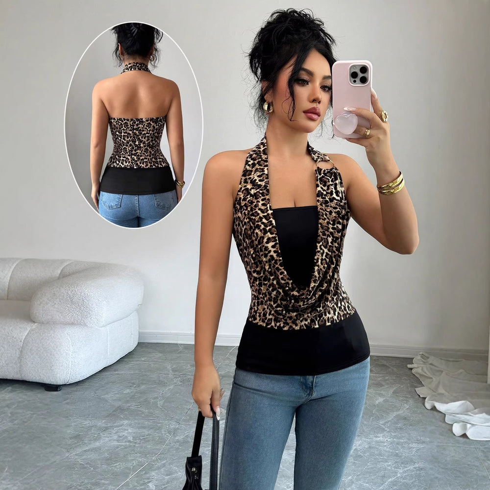 Schickes Damen Wickel-Top in Neckholder-Optik mit raffinierter Drapierung und trendigem Animal-Print. Ideal für Streetstyle.