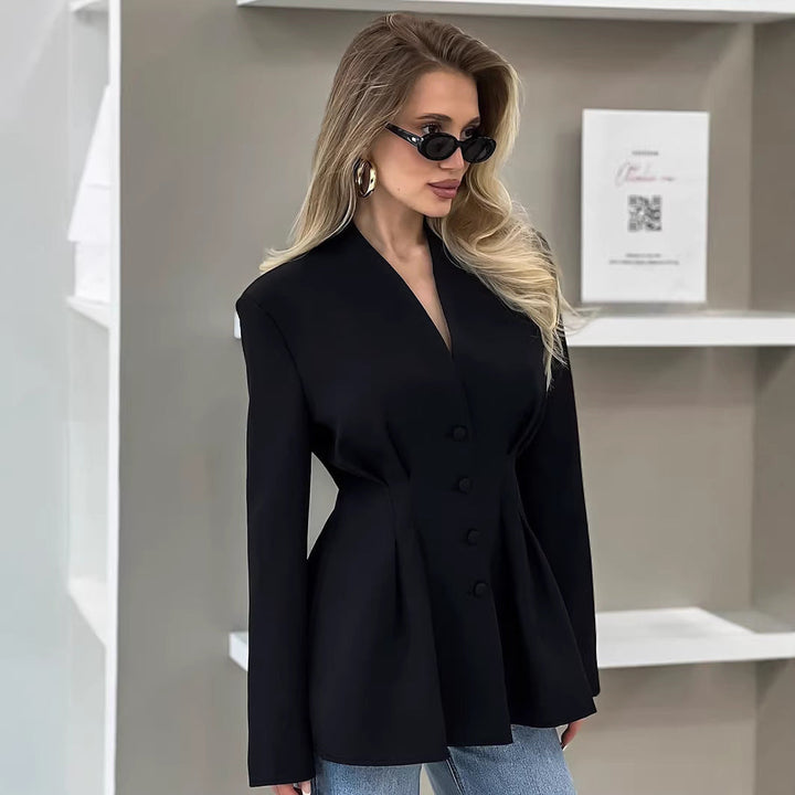 Rückenansicht der klassischen Damen Blazerjacke, zeigt eleganten Schnitt & vielseitige Business-Mode.
