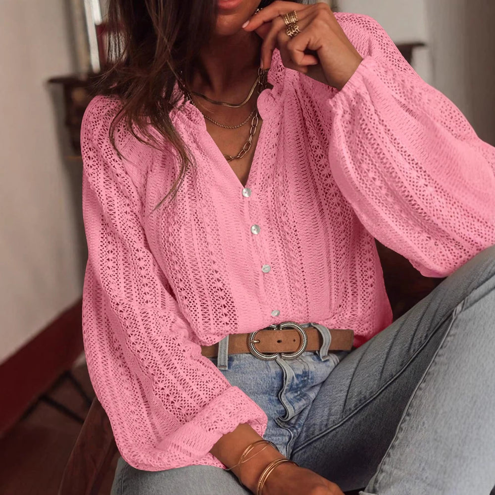 Chice Häkelbluse für Damen, ideal für den Sommer, Strand oder Festival mit eleganten Ballonärmeln.