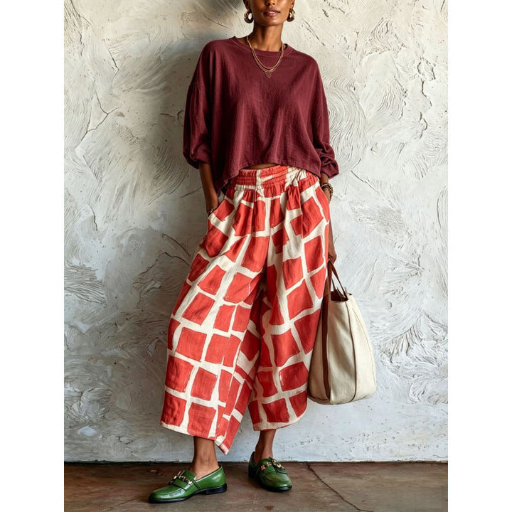 Bequeme gemusterte Damen Freizeithose, weites Bein. Elastischer Bund und Taschen machen diese Culotte vielseitig.