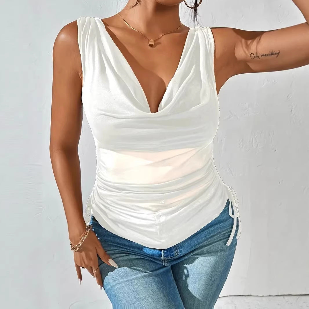Figurbetontes Damen Ärmelloses Top mit V-Ausschnitt & Raffung. Elegant für Freizeit & sommerliche Anlässe.