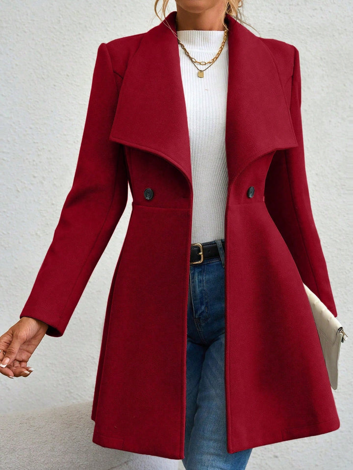 Business-elegante doppelreihige Damenjacke für selbstbewusste Frauen. Vielseitiger Chic für Büro & formelle Anlässe.