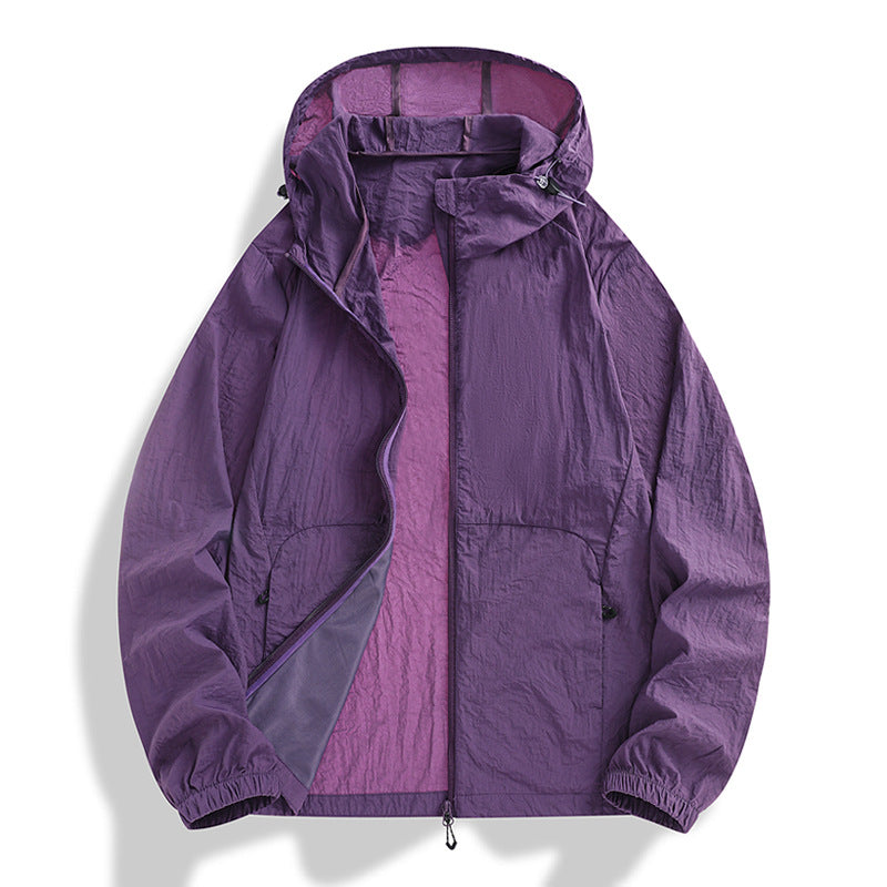 Leichte Herren Sportjacke mit Kapuze, winddicht und bequem, ideal für Outdoor-Aktivitäten und Reisen.