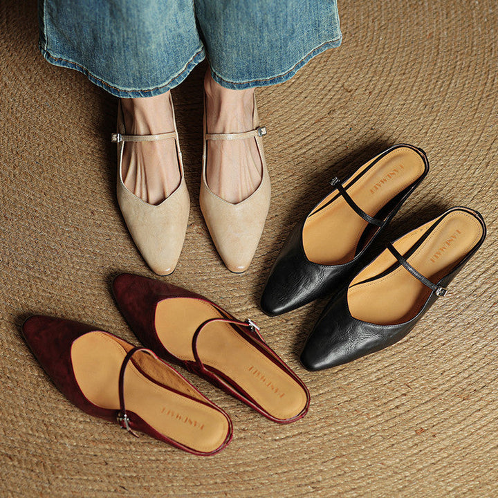 Beige Damen Slipper, atmungsaktiver Slip-on für warme Sommer-Outfits.