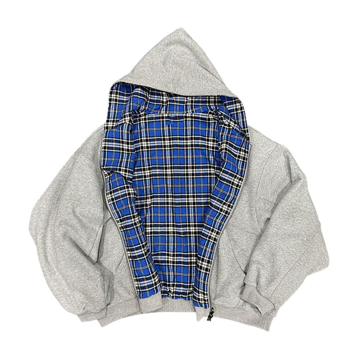 Rückansicht eines gepolsterten Herren Hoodies mit Kapuze & Reißverschluss. Perfekt für Wintertage.