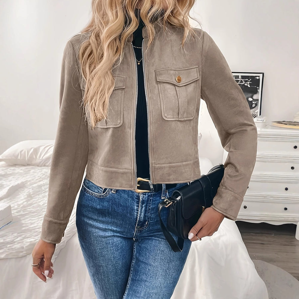 Elegante Damen-Kurzjacke im modernen Design für Freizeit & Büro. Trendige Übergangsjacke, ideal für stilvolle Frauen.