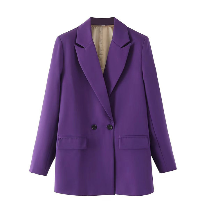 Hochwertiger Damenblazer im Oversize-Schnitt mit Doppelreiher für stilvolle Herbstmode und Business Outfits.