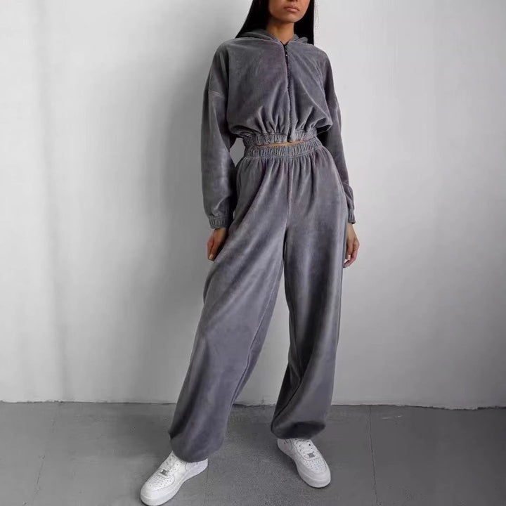Stilvolles Damen Freizeitset: bequemes Crop-Top & Freizeithose für lässige Alltagsmode. Perfekt für Frühling & Sommer.