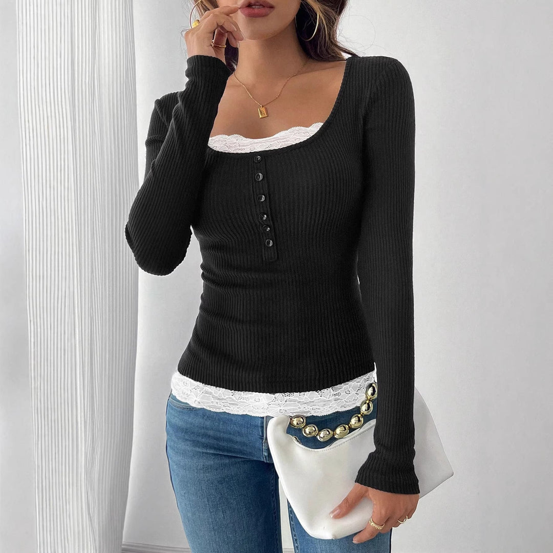 Elegantes figurbetontes Oberteil mit U-Ausschnitt und durchgehender Knopfleiste. Ideal für Casual Chic.