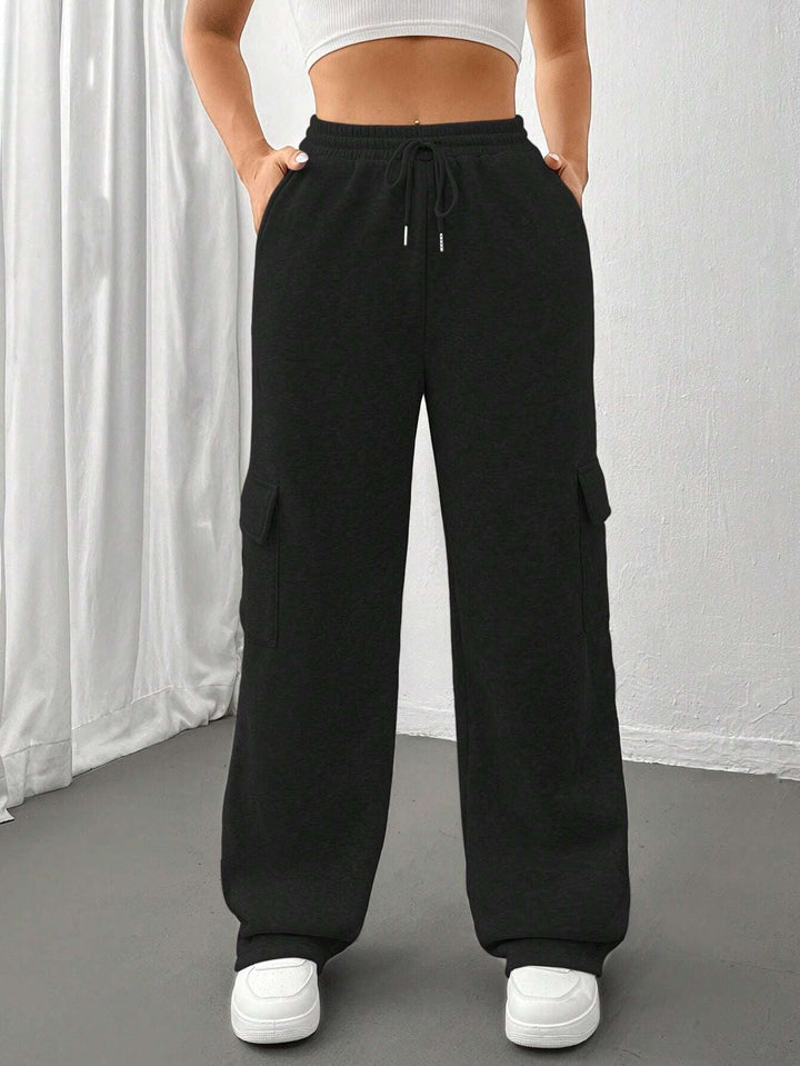 Vielseitige Damen Cargohose, weit geschnitten, für lässige Freizeit-Looks & urbanen Streetstyle.