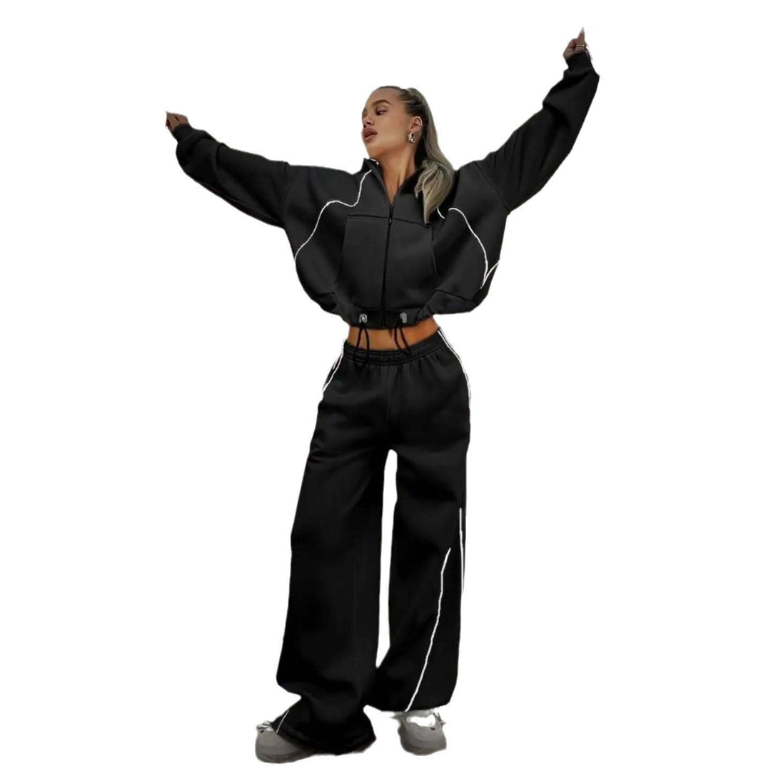 Vielseitiger Damen Jogginganzug mit Reißverschluss-Oberteil & weiter bequemer Hose, für Alltag & Sport.