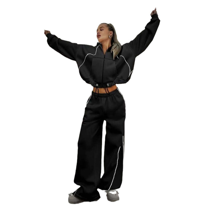 Vielseitiger Damen Jogginganzug mit Reißverschluss-Oberteil & weiter bequemer Hose, für Alltag & Sport.
