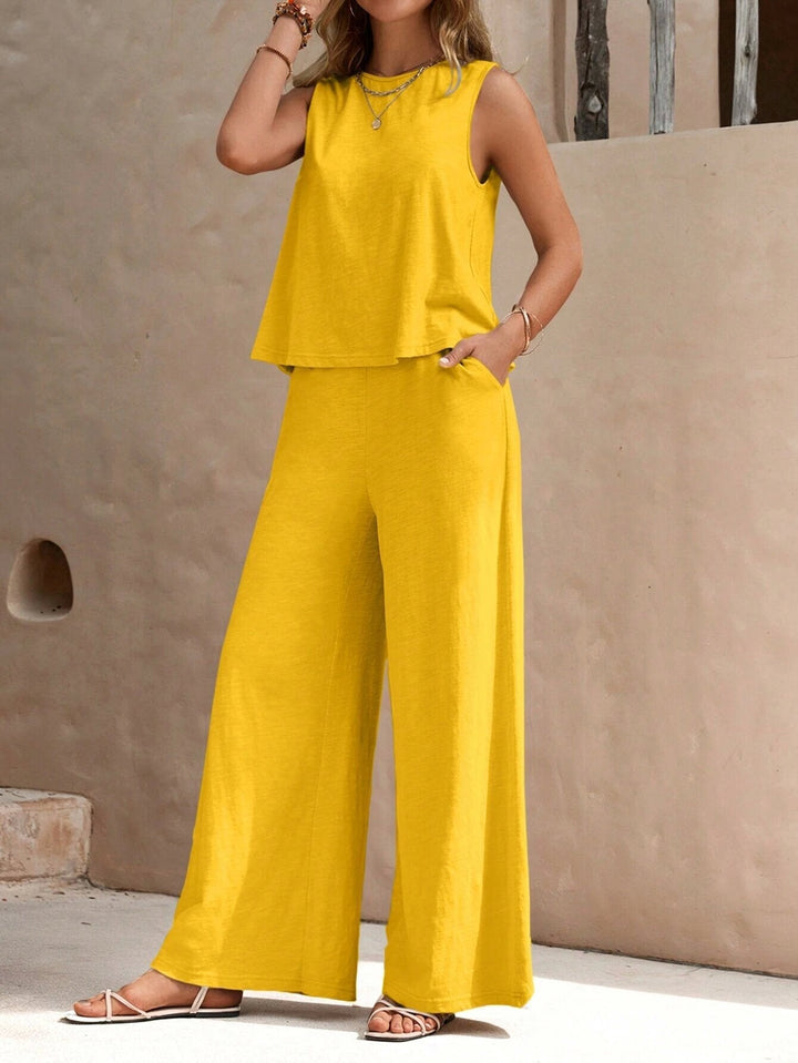 Modisches Damen Zweiteiler Set mit ärmellosem Top und weiter Palazzohose. Ideal für elegante Freizeit.