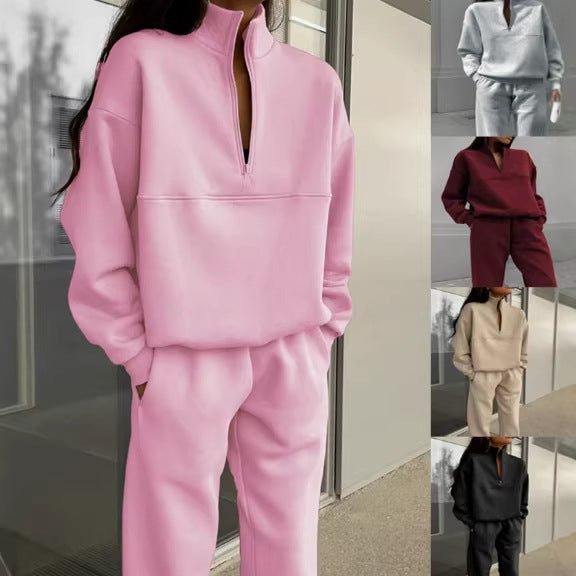 Damen Oversize Sweat-Set mit halb-Reißverschluss Stehkragen Pullover und bequemer Jogginghose. Perfekt für Herbst.