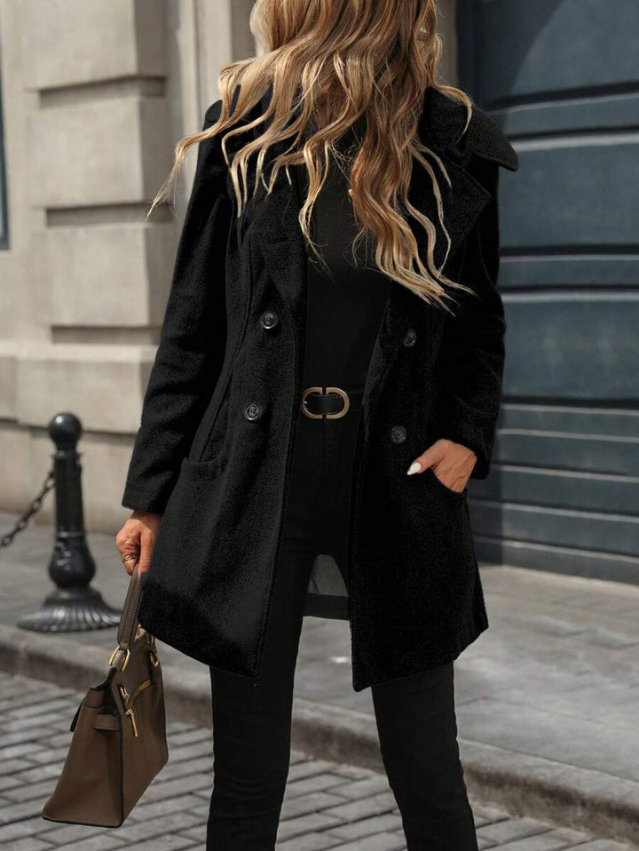 Fashion-Statement: Bequeme Damenjacke als Übergangsjacke. Modern und chic für den Alltag.