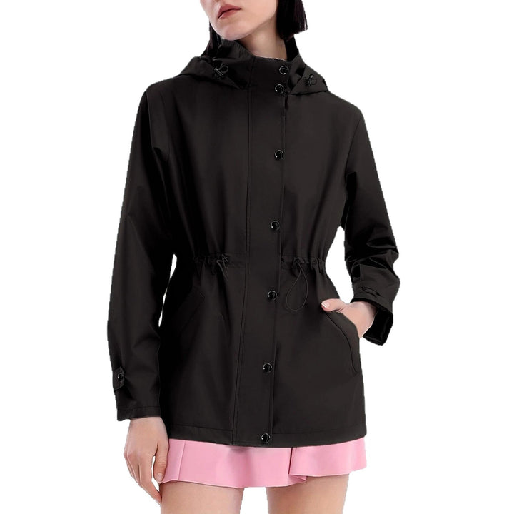 Moderne, wasserabweisende Damen Übergangsjacke für stilvollen Komfort im urbanen Alltag, leicht & atmungsaktiv.