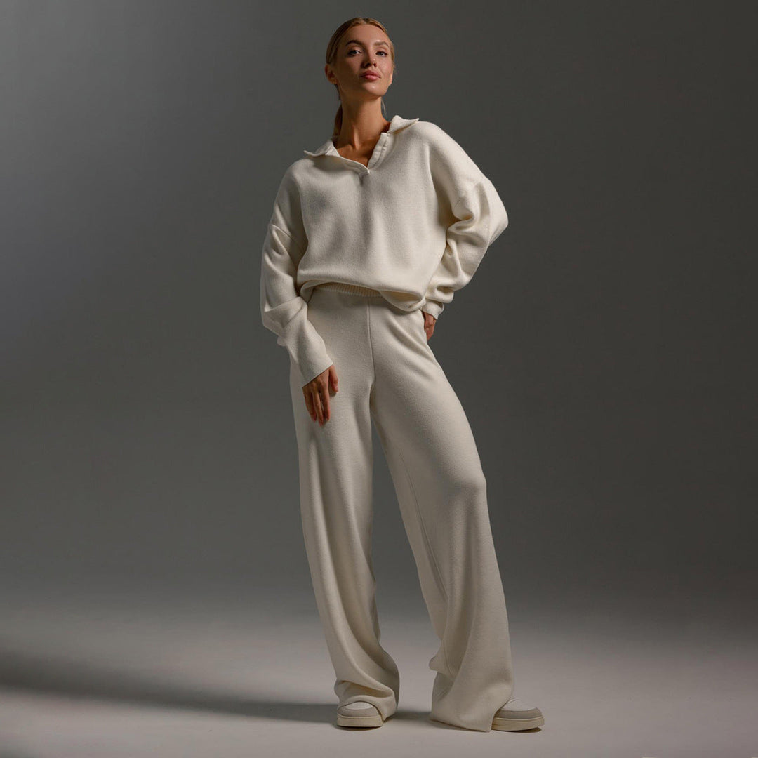 Elegantes Damen-Set: Polopullover & weite Hose in Beige. Komfortable Loungewear für Frühlingstage.