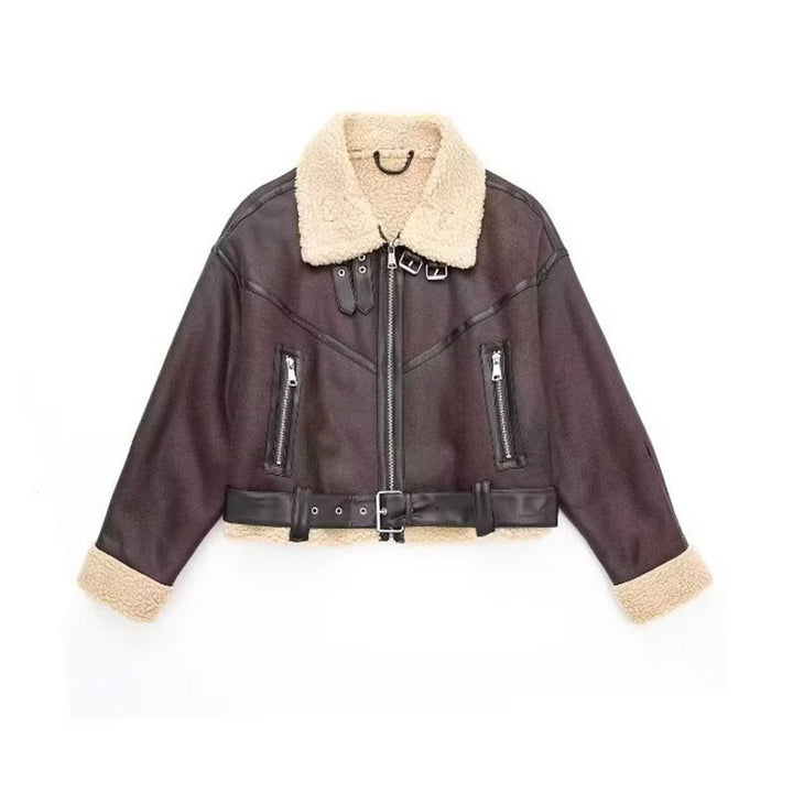 Stilvolle, warme Damen Winterjacke in Braun mit gemütlichem Kragen. Perfekte Jacke für kühle Wintertage.