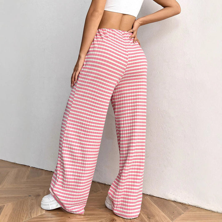 Bequeme Homewear-Hose für Damen, gerippt, mit weitem Bein & Kordelzug, perfekt für Freizeit & Komfort.