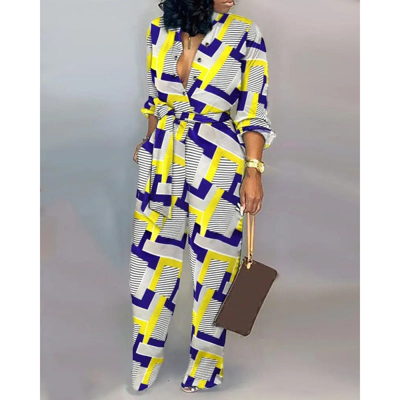 Vielseitiger Damen Overall mit ansprechendem Patchwork-Muster. Ideal für ein stylisches Outfit.
