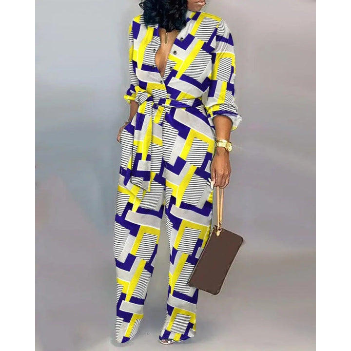 Vielseitiger Damen Overall mit ansprechendem Patchwork-Muster. Ideal für ein stylisches Outfit.