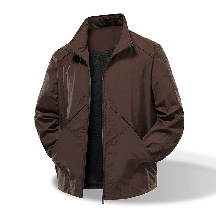 Atmungsaktive Herren Sportjacke mit leichtem Design für maximalen Komfort bei Outdoor-Aktivitäten. Sportbekleidung.