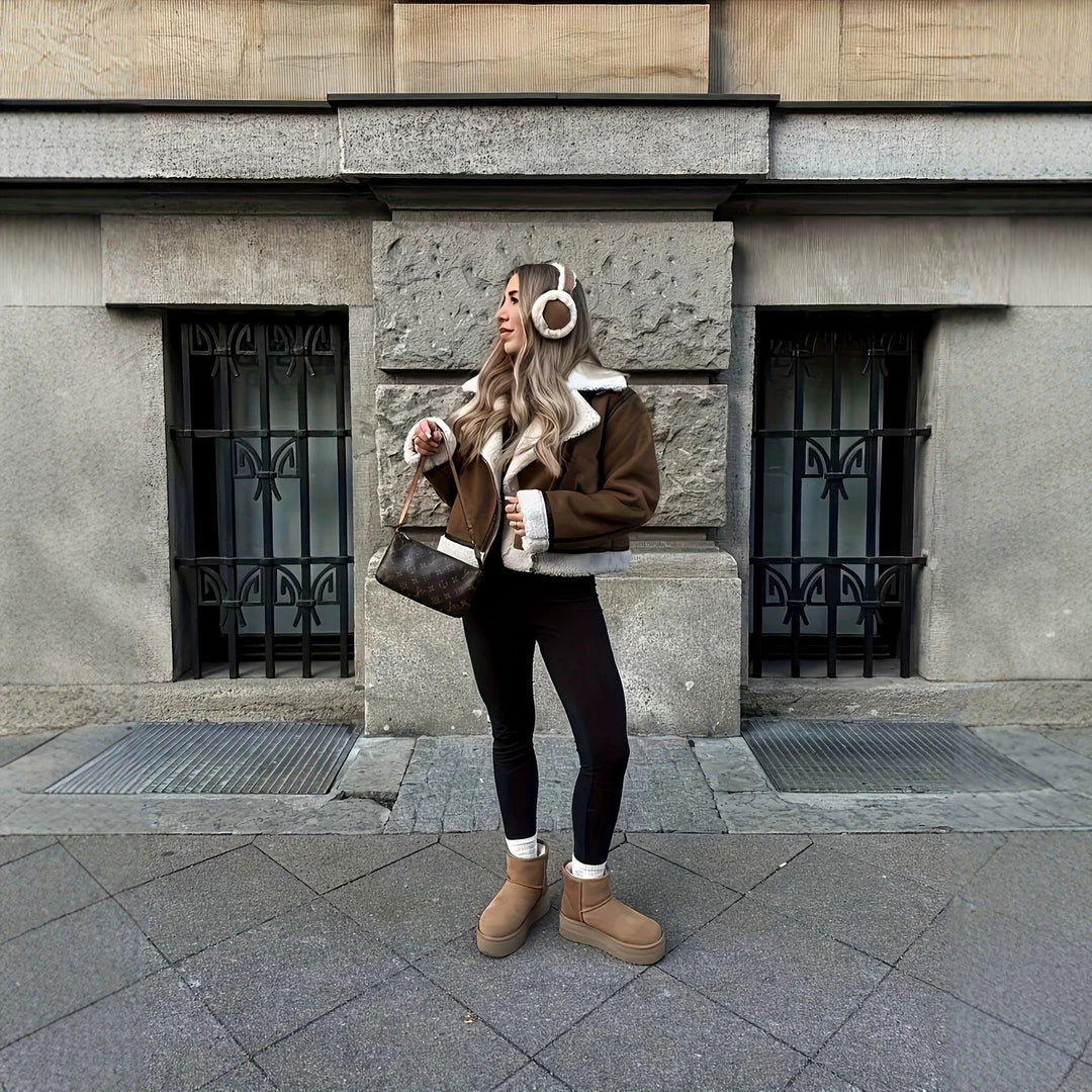 Warme Damen Übergangsjacke in Braun. Modische Herbst-/Winterjacke mit lässigem Schnitt für Stil & Behaglichkeit.