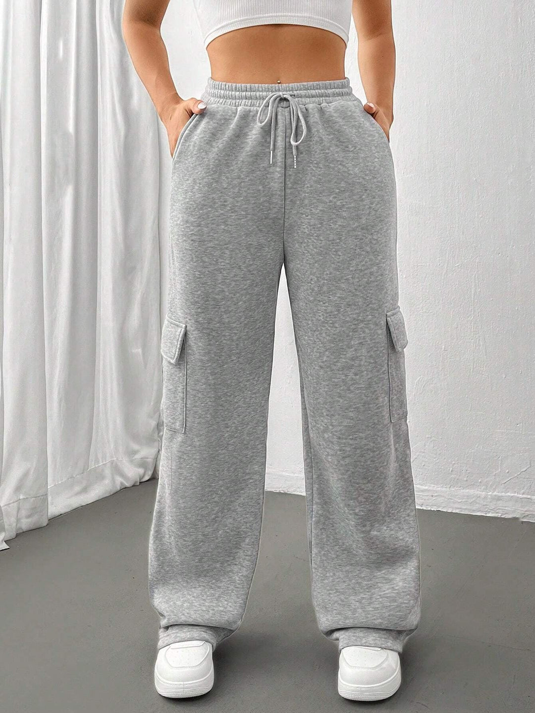 Damen Jogger Cargohose weit, mit Kordelzug, für maximalen Komfort & einen stylischen Look.