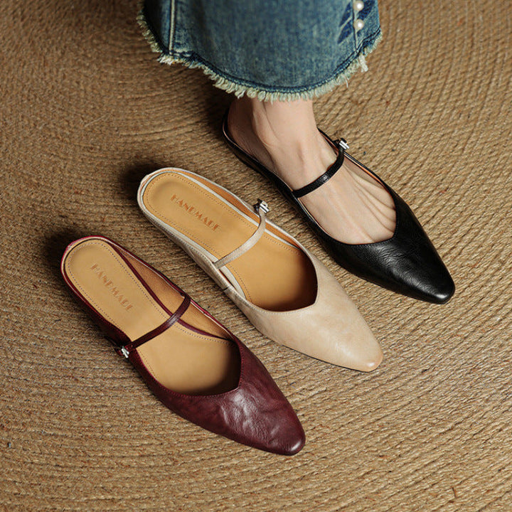 Kastanienbraune Damen Slipper, leichtgewichtige Slip-ons, ideal für warme Tage.
