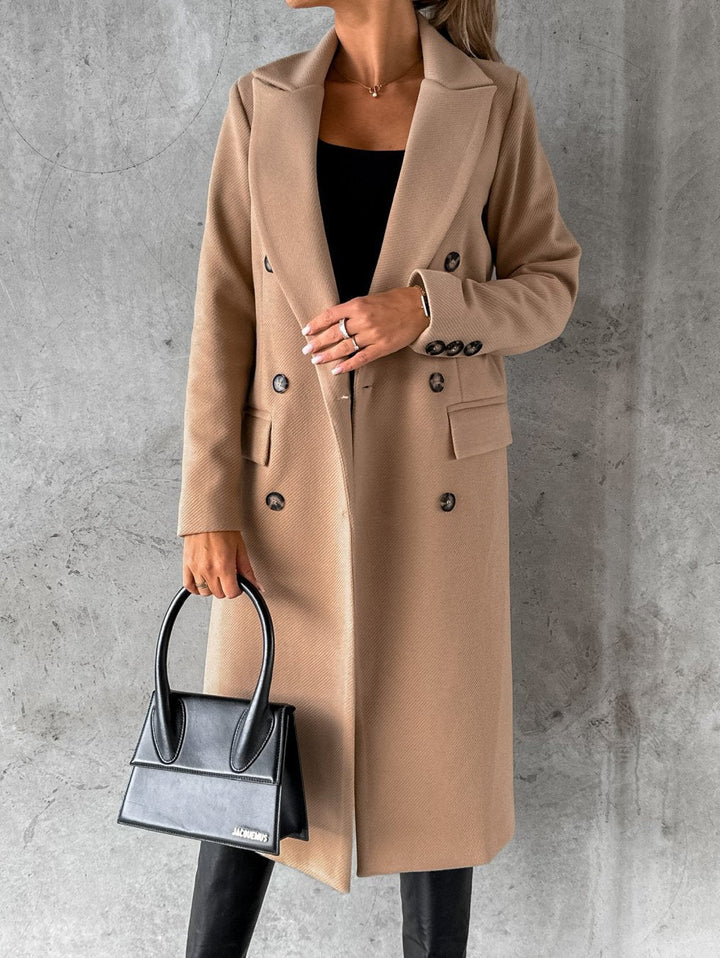 Stilvoller Damen Doppelreiher-Mantel mit breitem Revers, taillierter Passform, perfekt für die Herbstmode.