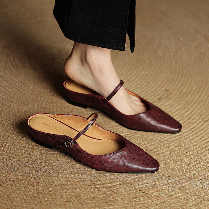 Kastanienbraune Sommer Schuhe: bequeme Mules für Damen, vielseitig kombinierbar.