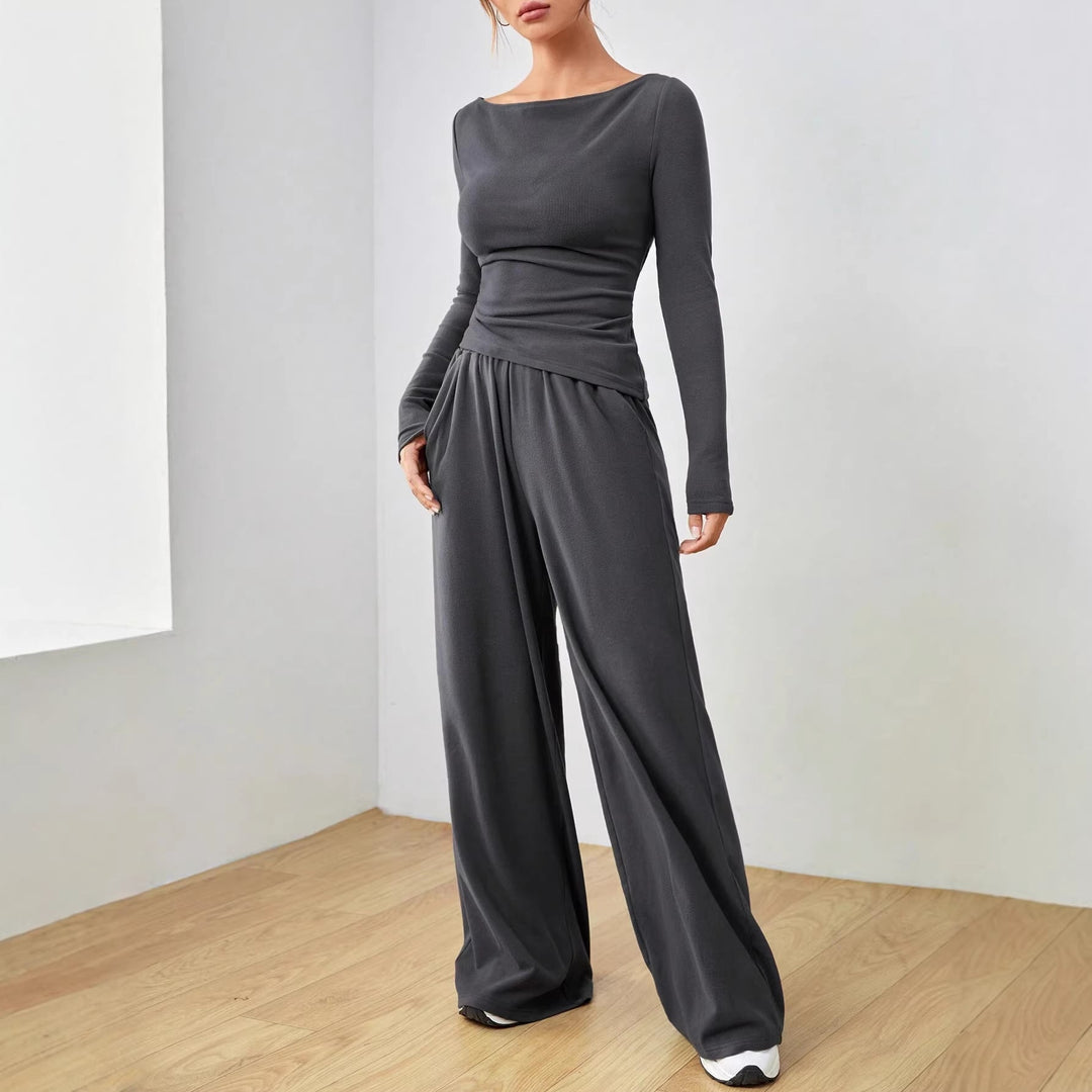 Damen Homewear Set: Legerer Zweiteiler mit U-Boot-Ausschnitt Oberteil und eleganter Palazzo Hose.