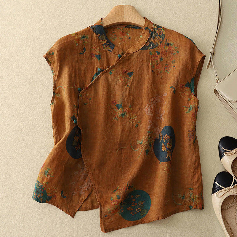 Modische Damen Bluse mit Stehkragen, kurzem Arm und dezentem floralen Allover-Muster für vielseitige Sommer-Looks.
