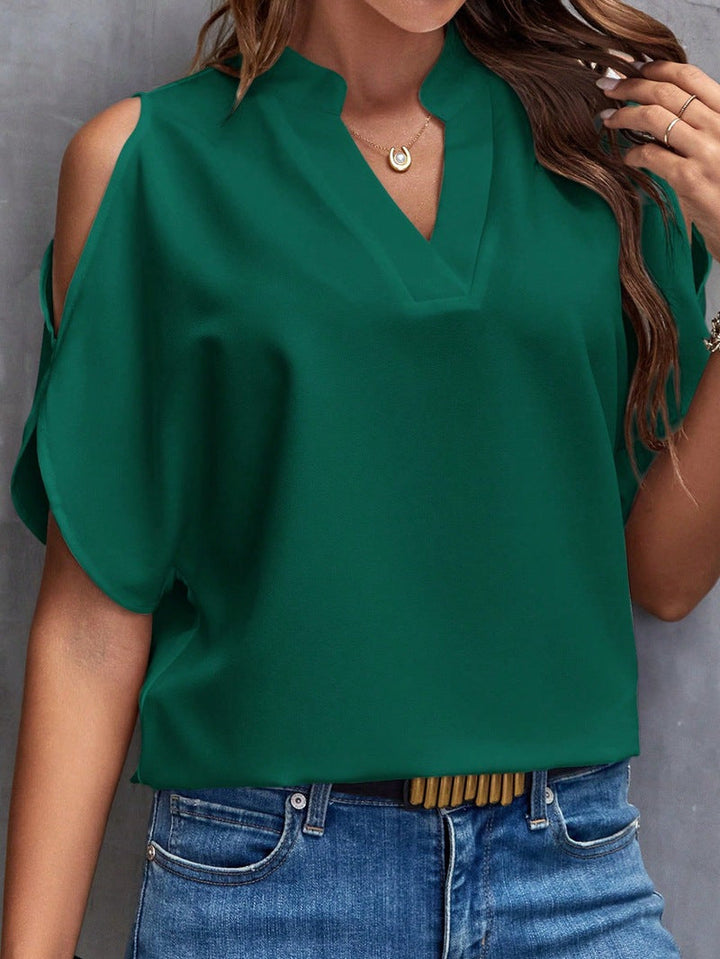 Stylische Sommerbluse für Damen, Carmen-Stil, luftig und bequem. Ideal für Freizeitaktivitäten.