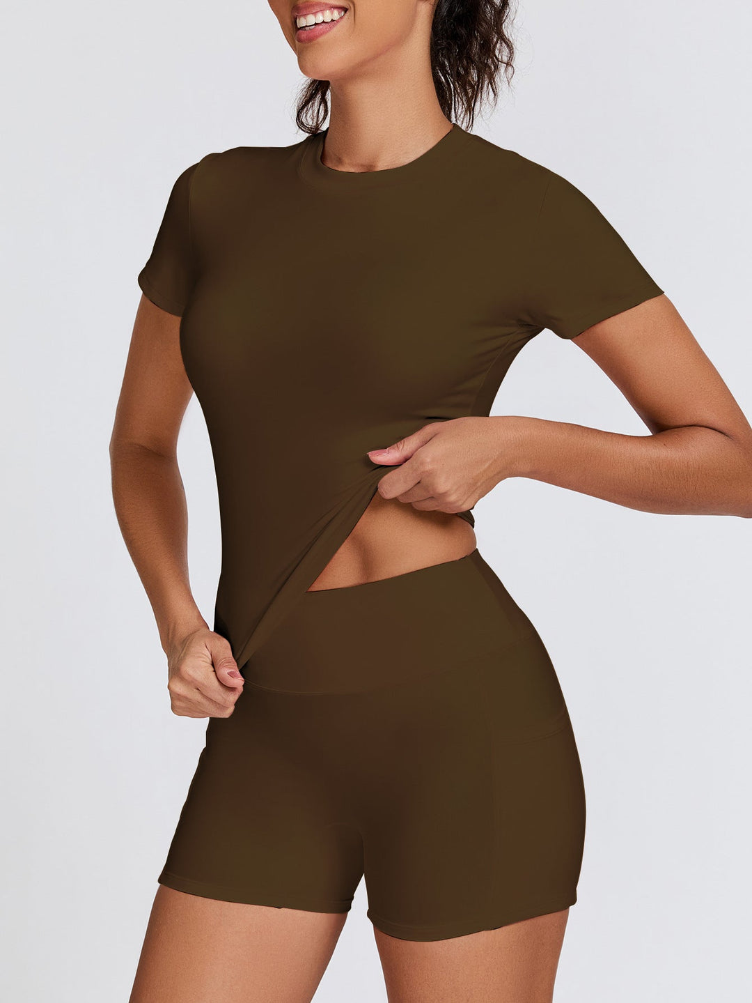 Leichte Damenshorts für den Sommer, ideal für Sportbekleidung & Laufen.