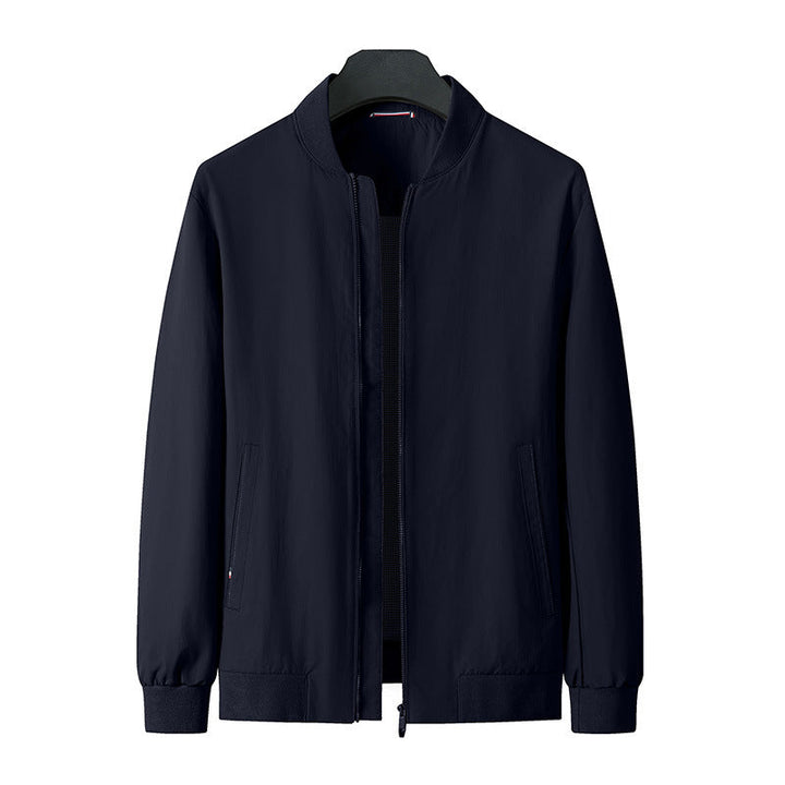 Atmungsaktive Herren Windjacke mit Reißverschluss, ideal als Alltagsjacke für den Übergang.