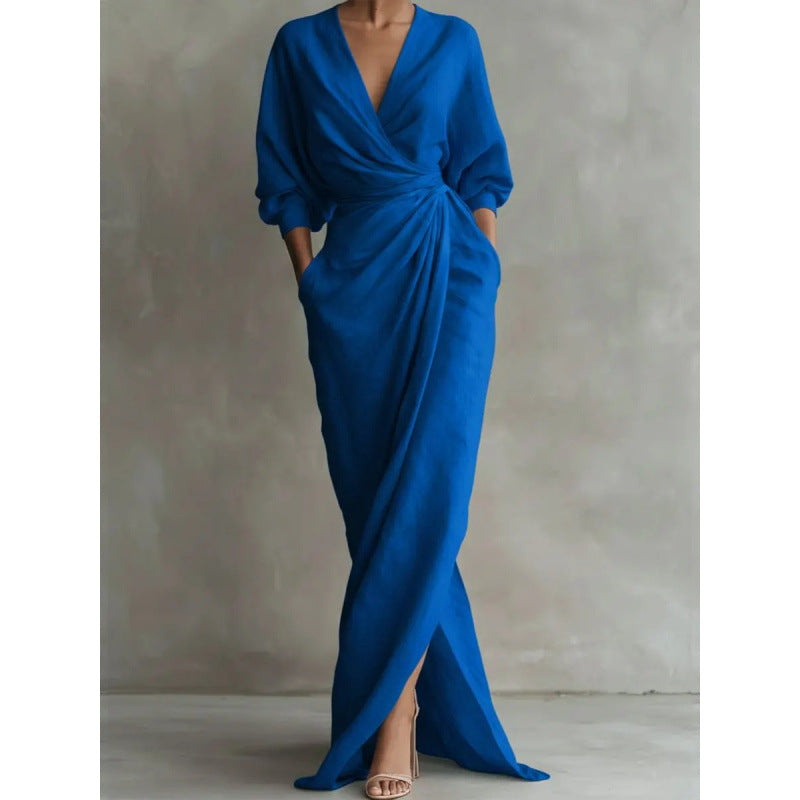 Komfortables und elegantes Damen Wickel-Maxikleid mit V-Ausschnitt, Taillentwist und praktischen Taschen. Vielseitig einsetzbar.