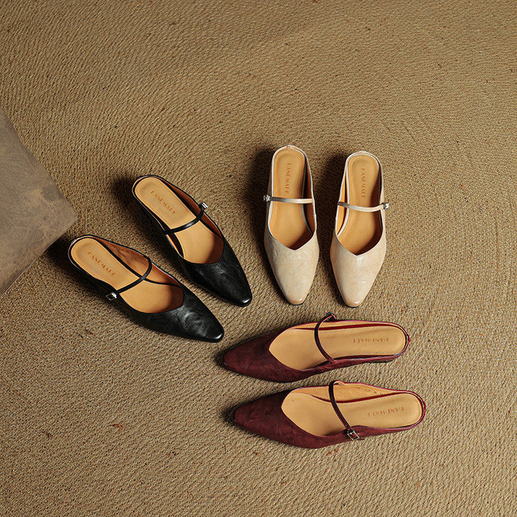 Stilvolle schwarze Mules, komfortable Damenschuhe für einen entspannten Sommer.