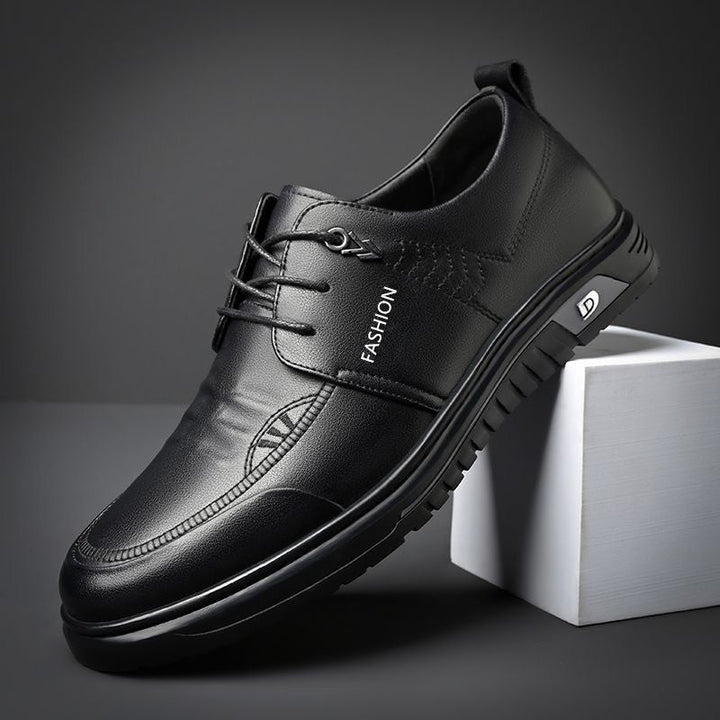 Smarte Herren Schnürschuhe in klassischem Design, ideal für Geschäftstreffen und besondere Anlässe.