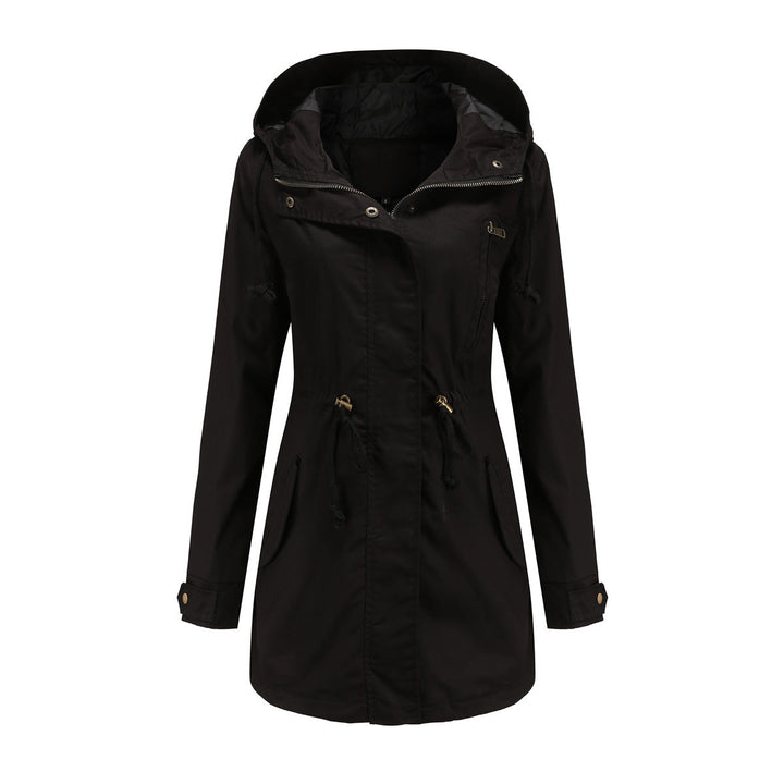 Elegante Damen Übergangsjacke mit Kapuze, kombiniert Stil und Tragekomfort im Alltag.