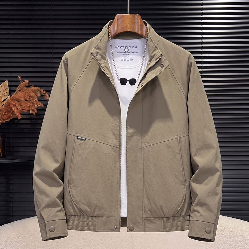 Stylische Herren Jacke mit Reißverschluss & praktischen Taschen. Ideal als leichte Windjacke für Freizeit und Frühling.